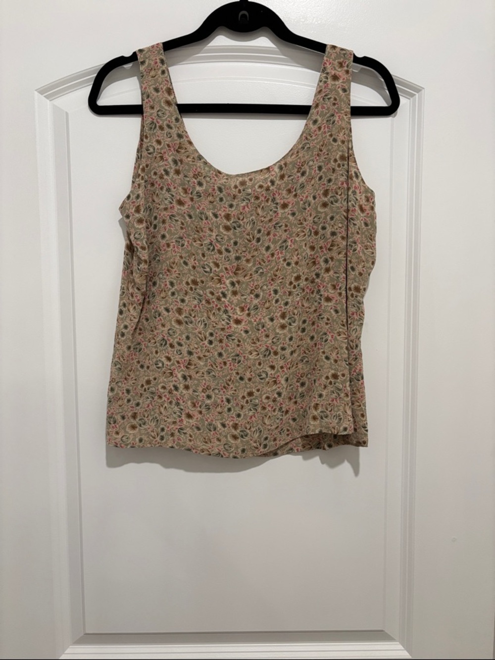 Floral Scoop Neck Sleeveless Top - Beige Pink 100% Silk